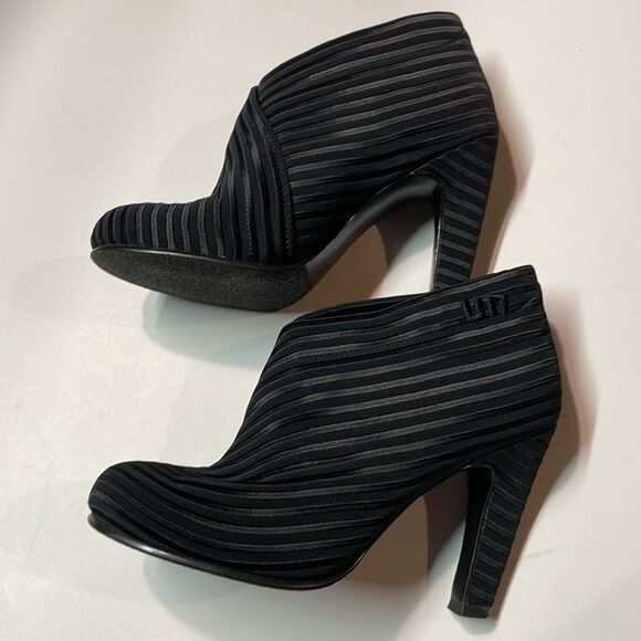 UN United Nude Womens Fold Hi Black Ankle Heels Booties Sz 5 - Picture 6 of 13
